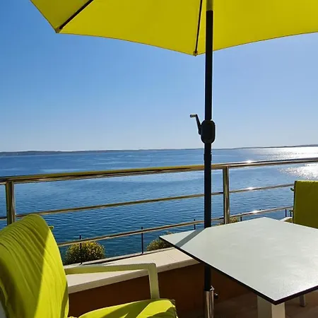 Apartment Nicolas - & Sea 10m Away - Amazing Sea View! Rtina
