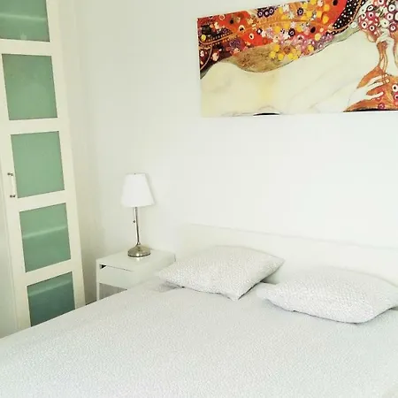 Apartment Nicolas - & Sea 10m Away - Amazing Sea View! Rtina