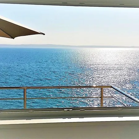 Nicolas - & Sea 10m Away - Amazing Sea View! 르티나
