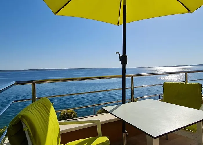 Apartman Nicolas - & Sea 10m Away - Amazing Sea View! Rtina
